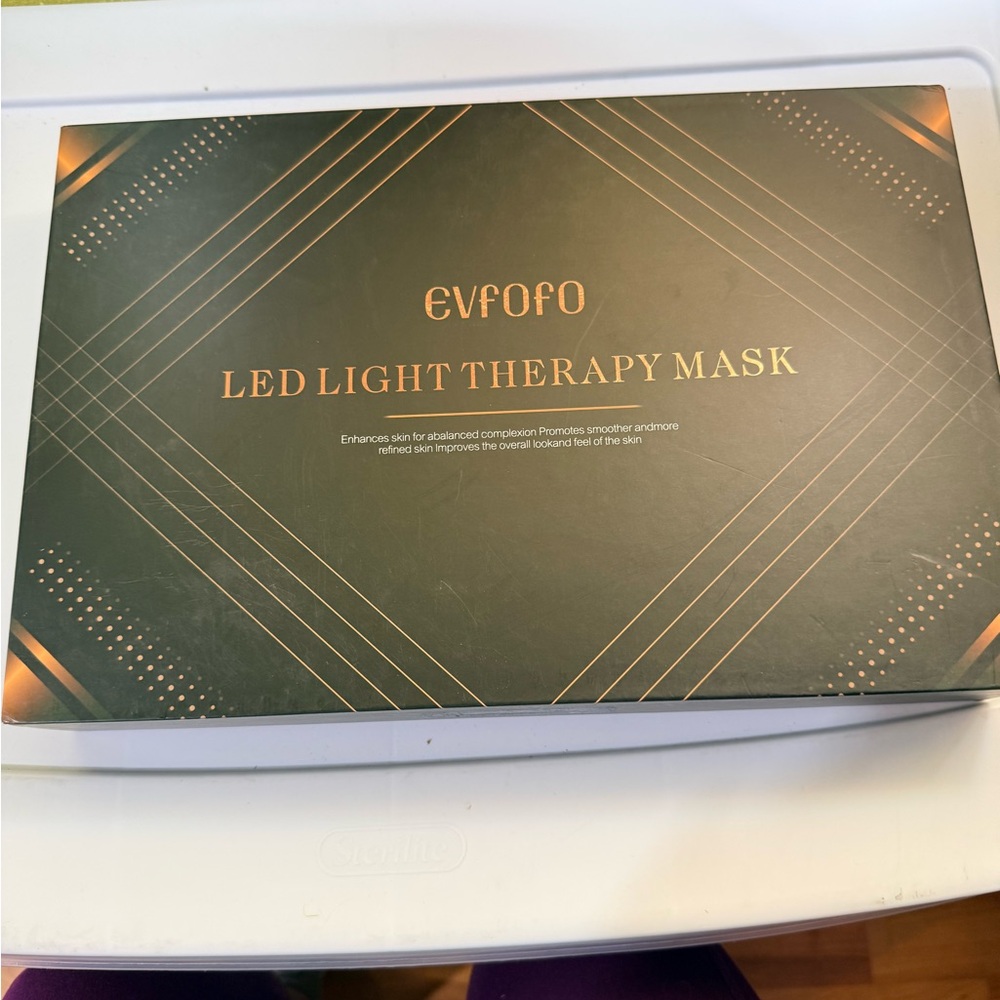 FREE SHIPPING! EVFOFO 7 Color LED Light Therapy Mask. 10 Minutes a day!! - Picture 3 of 5
